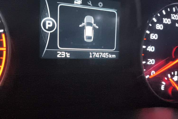 Used Kia K5 2016 1.6T Automatic LUX Odometer Close Up