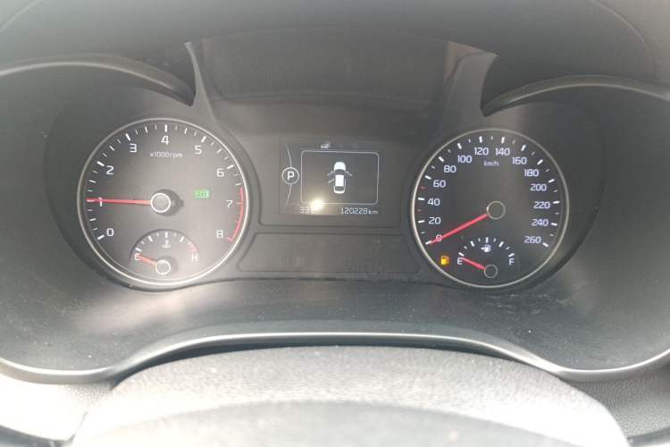 Used Kia K5 2016 2.0L Automatic GLS Odometer Close Up
