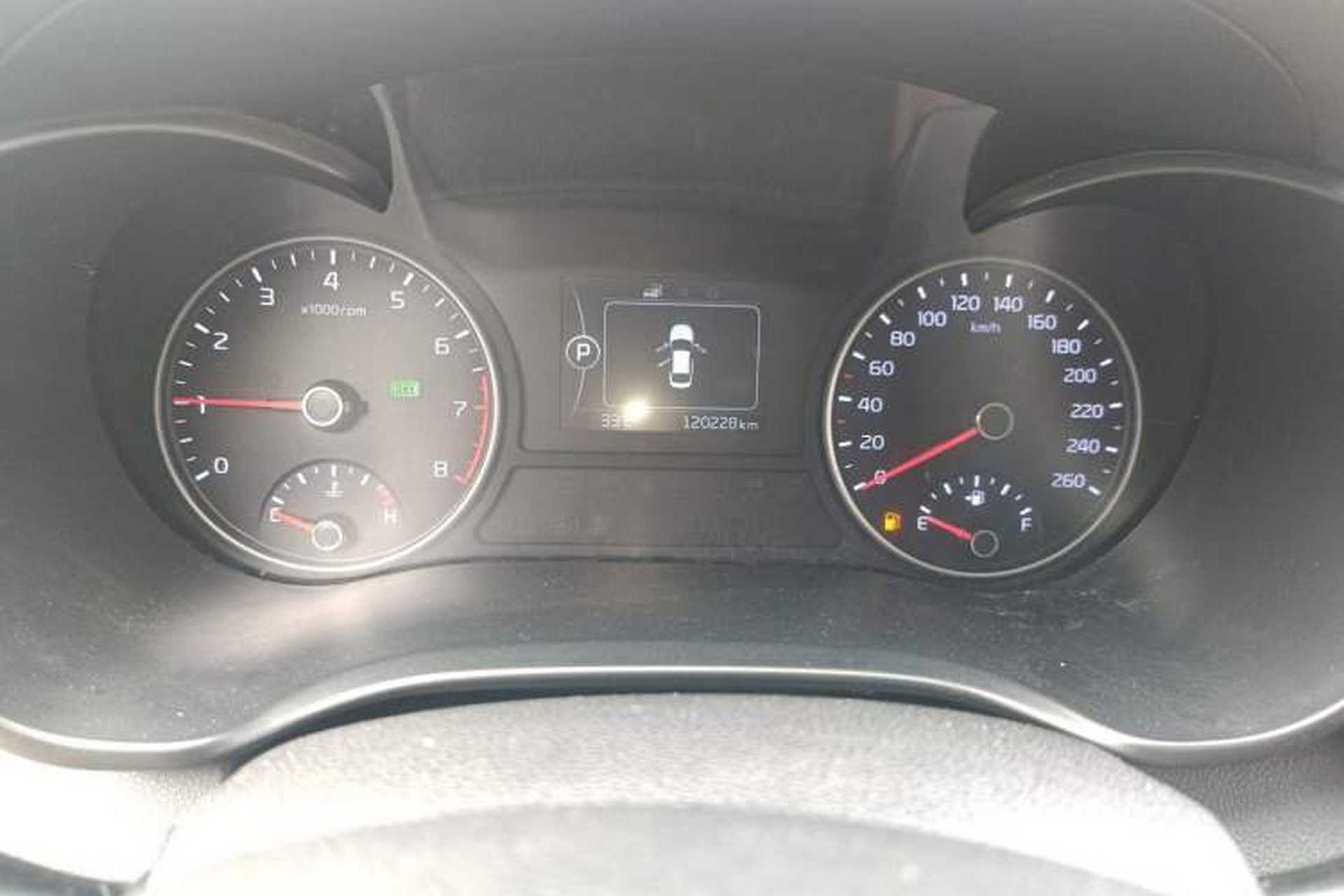 Used Kia K5 2016 2.0L Automatic GLS Odometer Close Up