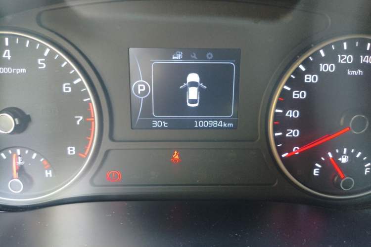 Used Kia K5 2016 2.0L Automatic GLS Odometer Close Up