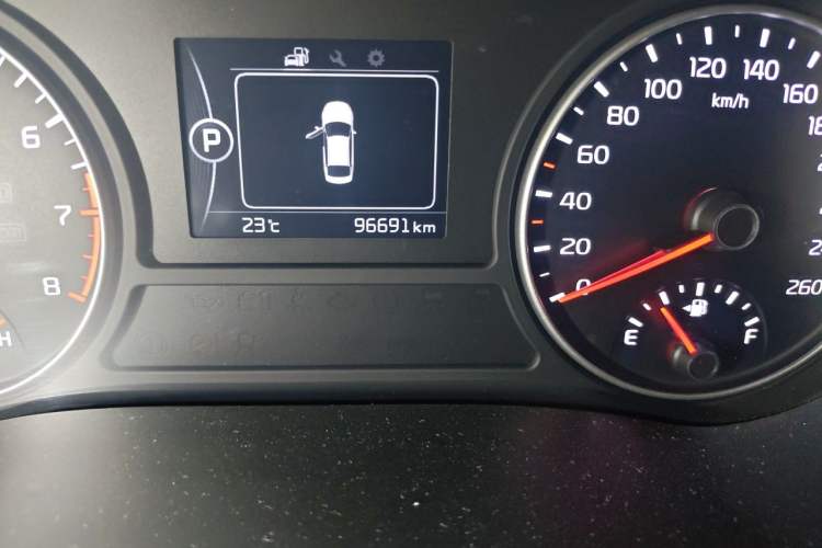 Used Kia K5 2016 1.6T Automatic LUX Odometer Close Up