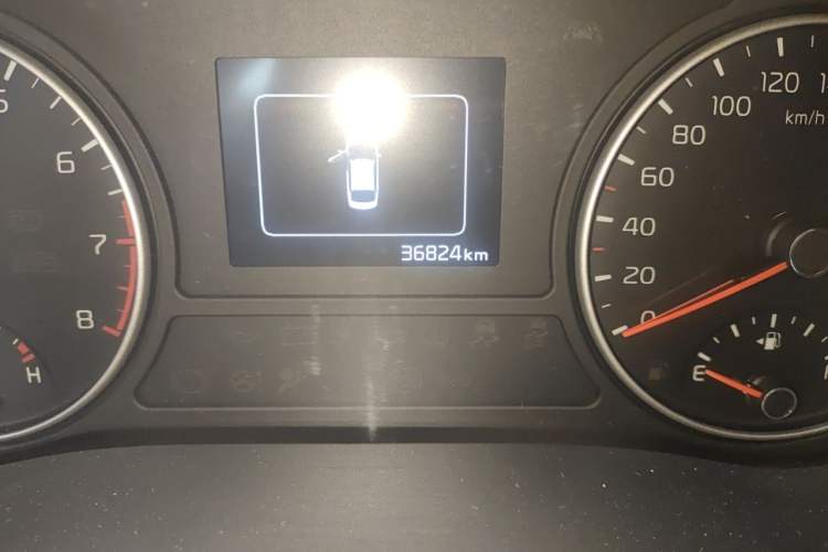 Used Kia K5 2016 1.6T Automatic LUX Odometer Close Up