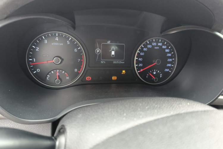 Used Kia K5 2016 2.0L Automatic GLS Odometer Close Up