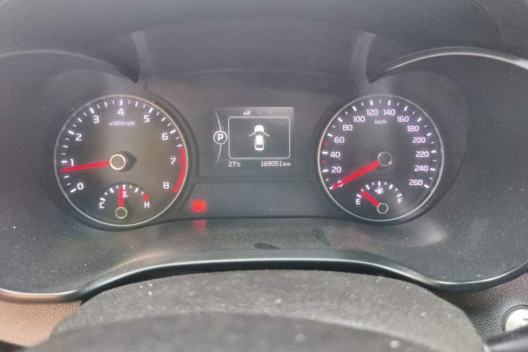 Used Kia K5 2016 1.6T Automatic LUX Odometer Close Up