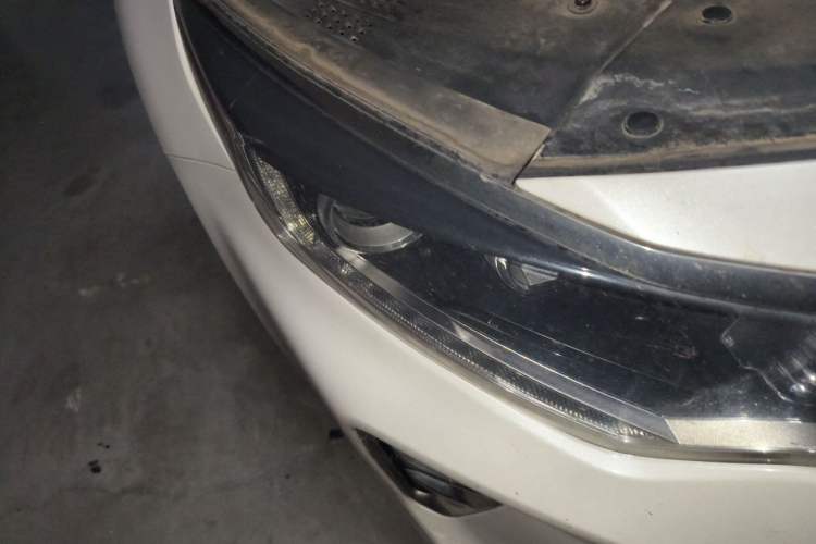Used Kia K5 2016 1.6T Automatic LUX Right Front Headlight