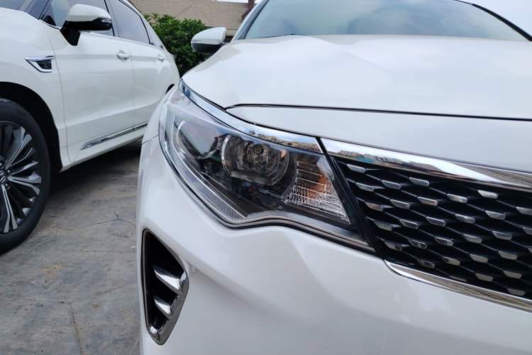 Used Kia K5 2016 1.6T Automatic LUX Right Front Headlight