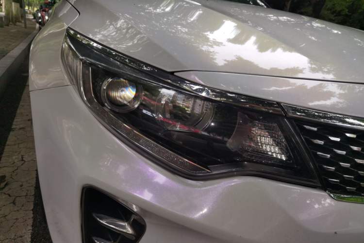 Used Kia K5 2016 1.6T Automatic LUX Right Front Headlight