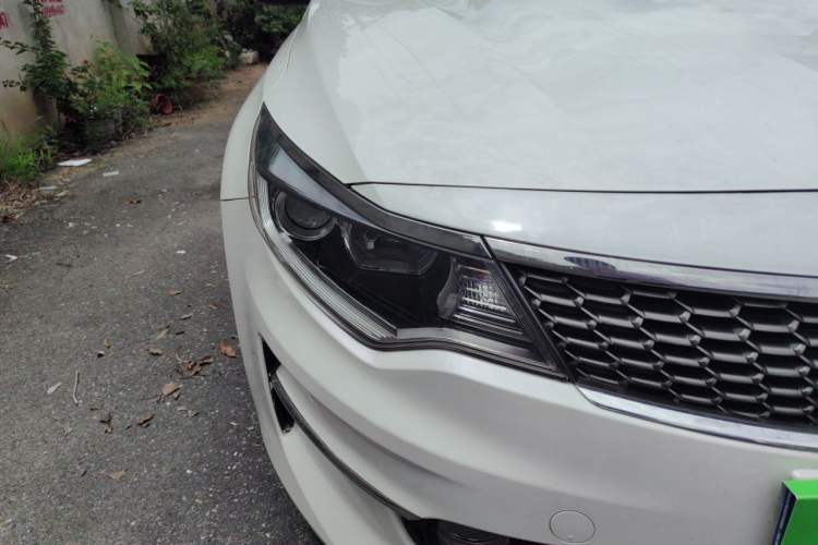 Used Kia K5 2016 2.0L Automatic GLS Right Front Headlight