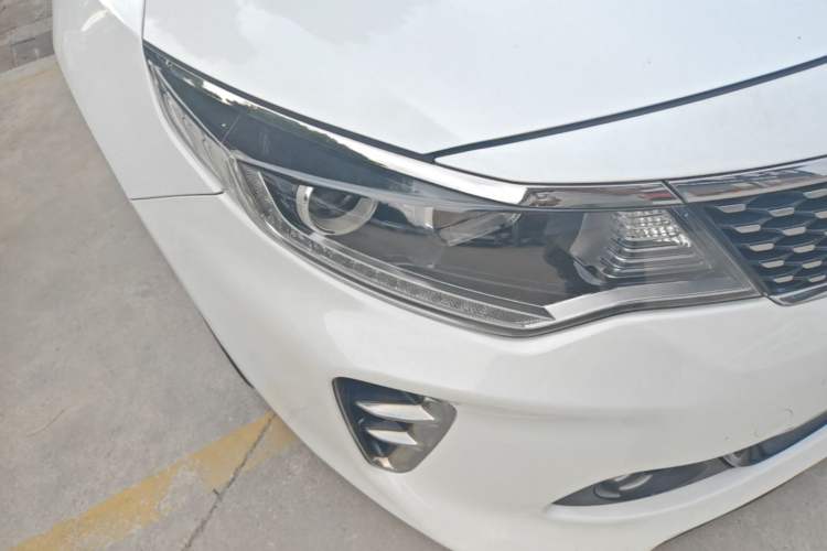 Used Kia K5 2016 1.6T Automatic LUX Right Front Headlight