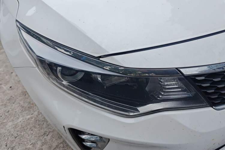 Used Kia K5 2016 1.6T Automatic LUX Right Front Headlight