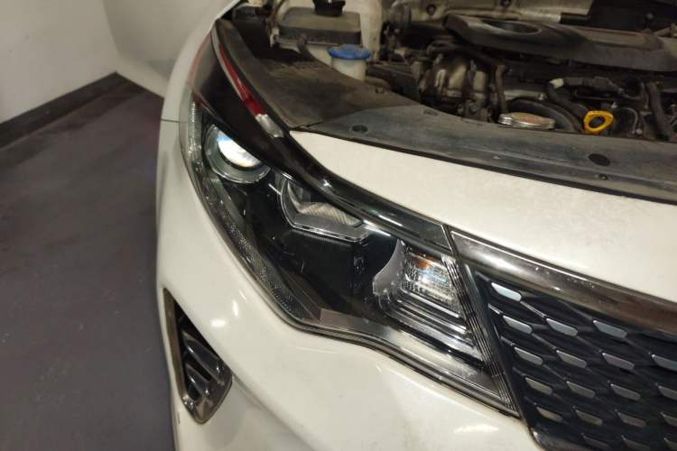 Used Kia K5 2016 1.6T Automatic LUX Right Front Headlight