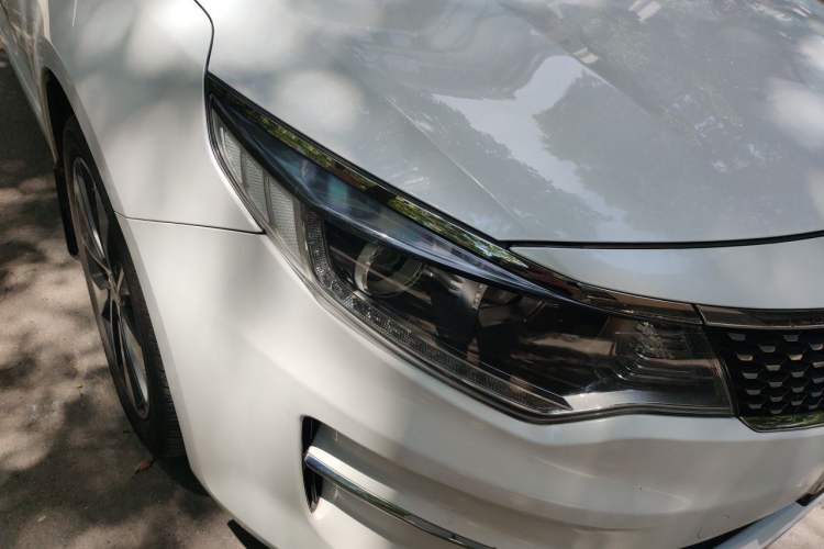 Used Kia K5 2016 2.0L Automatic LUX Right Front Headlight