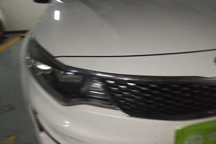 Used Kia K5 2016 2.0L Automatic LUX Right Front Headlight