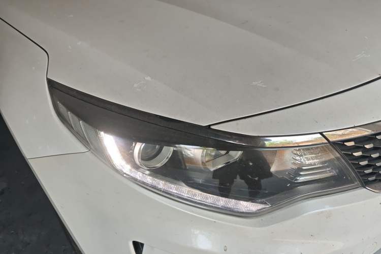 Used Kia K5 2016 2.0L Automatic LUX Right Front Headlight
