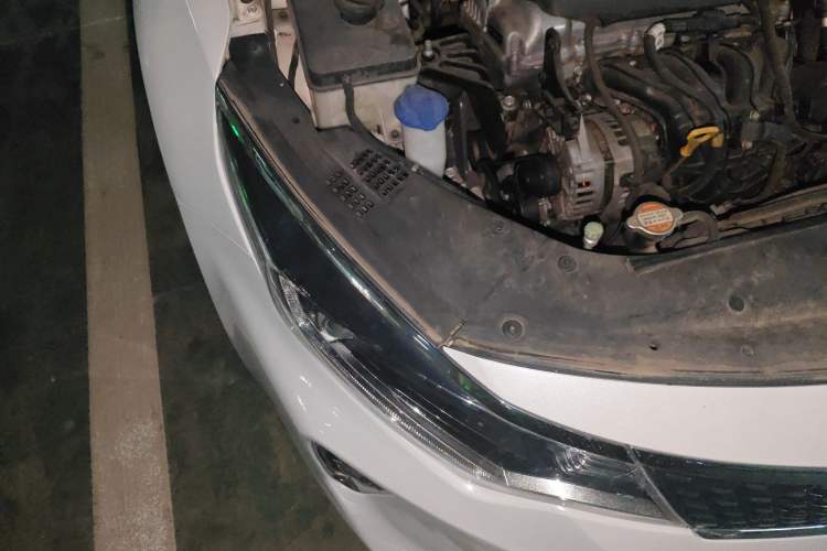 Used Kia K5 2016 1.6T Automatic LUX Right Front Headlight