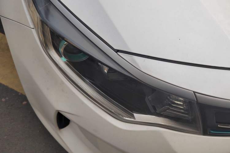 Used Kia K5 2016 2.0L Hybrid GLS Right Front Headlight