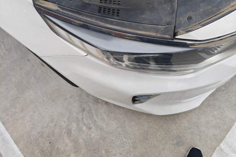 Used Kia K5 2016 1.6T Automatic LUX Right Front Headlight