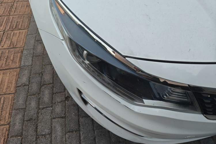 Used Kia K5 2016 2.0L Automatic LUX Right Front Headlight