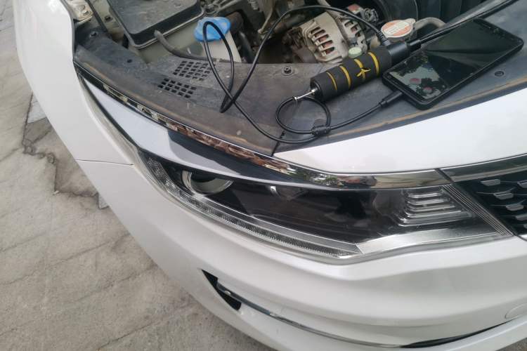 Used Kia K5 2016 2.0L Automatic LUX Right Front Headlight