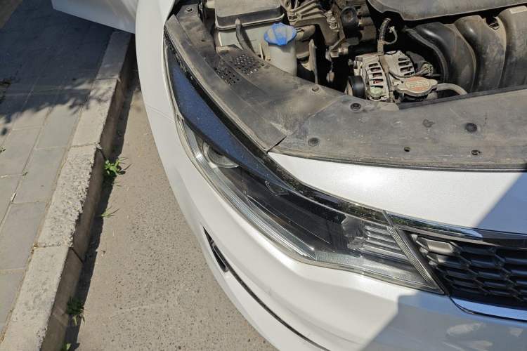 Used Kia K5 2016 2.0L Automatic GLS Right Front Headlight
