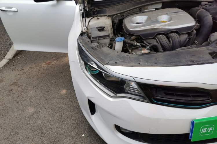 Used Kia K5 2016 2.0L Hybrid GLS Right Front Headlight