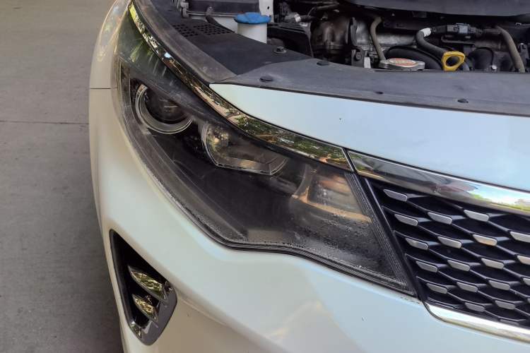 Used Kia K5 2016 1.6T Automatic LUX Right Front Headlight