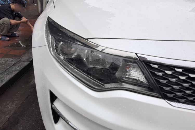 Used Kia K5 2016 2.0L Automatic LUX Right Front Headlight