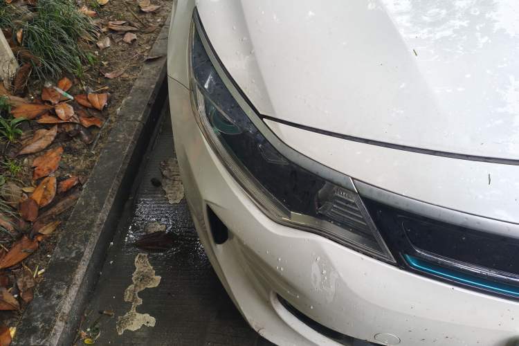 Used Kia K5 2016 2.0L Hybrid GLS Right Front Headlight