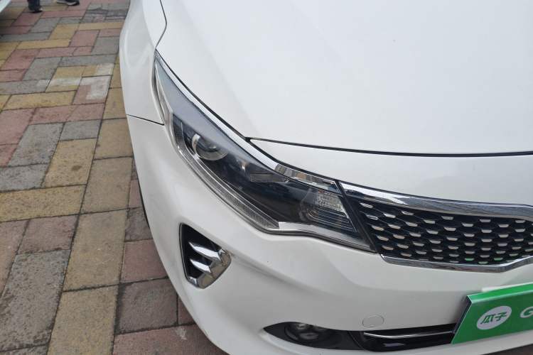 Used Kia K5 2016 1.6T Automatic LUX Right Front Headlight