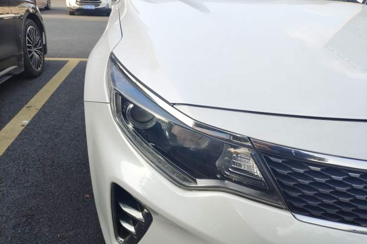 Used Kia K5 2016 1.6T Automatic LUX Right Front Headlight