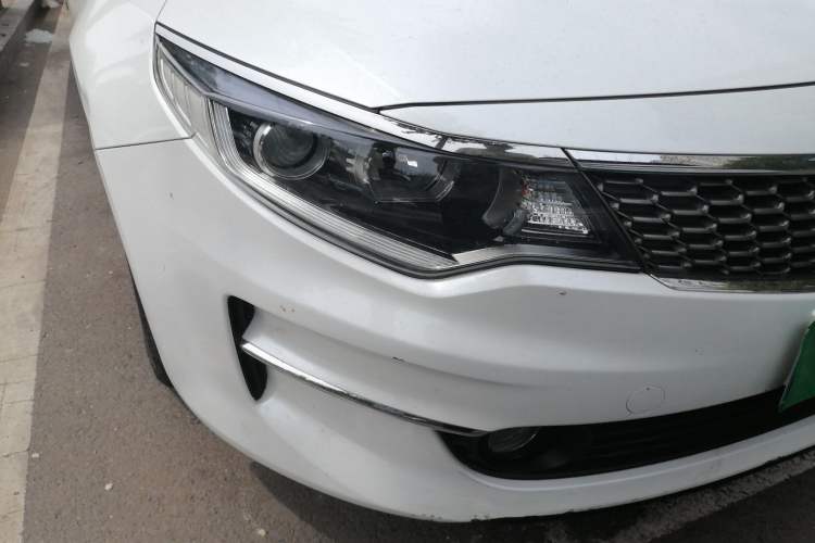 Used Kia K5 2016 2.0L Automatic GLS Right Front Headlight