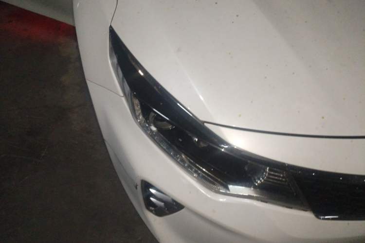 Used Kia K5 2016 1.6T Automatic LUX Right Front Headlight