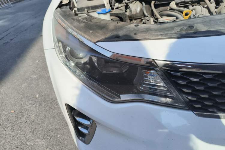Used Kia K5 2016 1.6T Automatic LUX Right Front Headlight