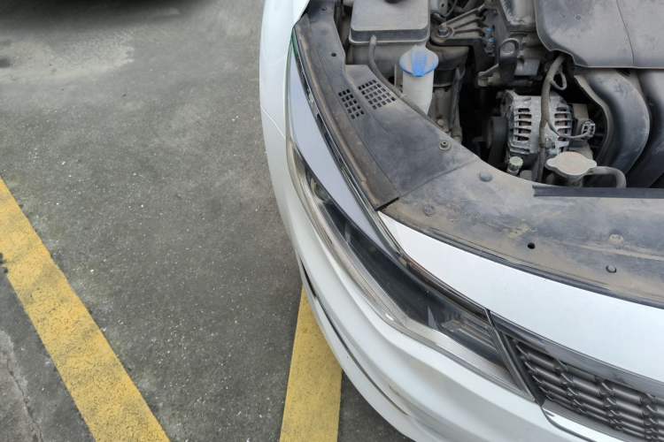 Used Kia K5 2016 2.0L Automatic GLS Right Front Headlight