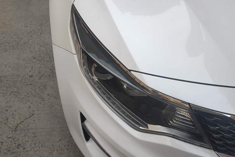 Used Kia K5 2016 2.0L Automatic LUX Right Front Headlight