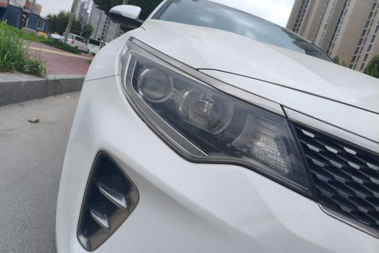 Used Kia K5 2016 1.6T Automatic LUX Right Front Headlight
