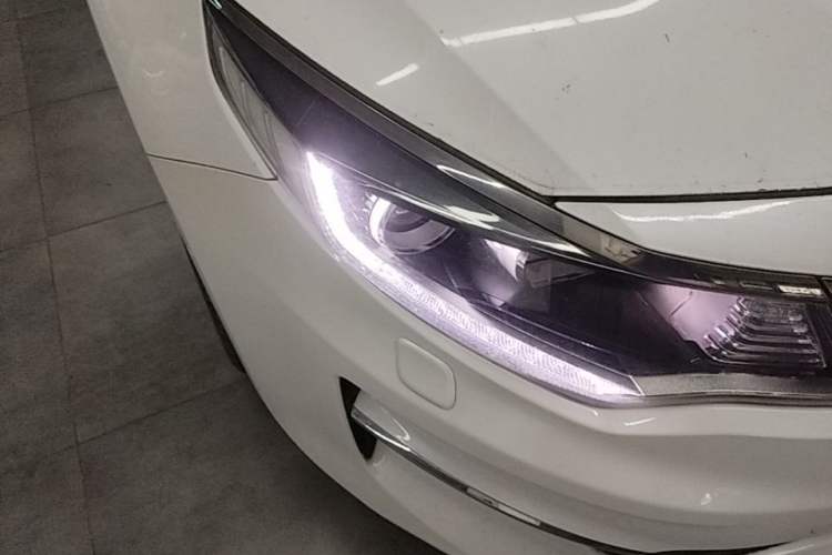 Used Kia K5 2016 2.0L Automatic PRM Right Front Headlight