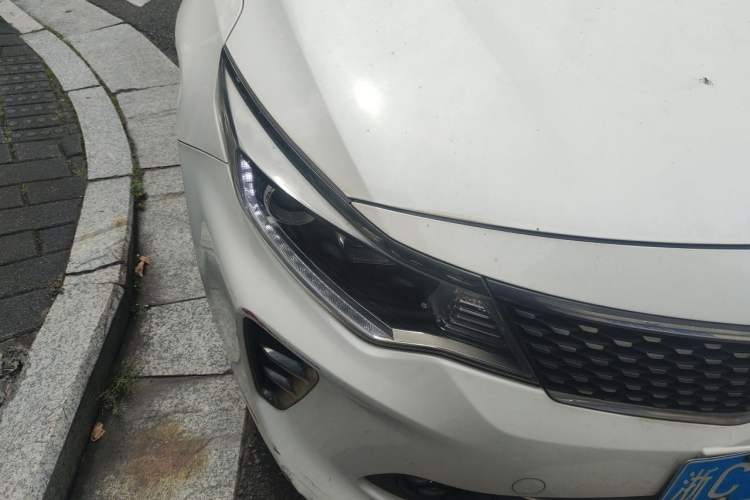 Used Kia K5 2016 1.6T Automatic LUX Right Front Headlight