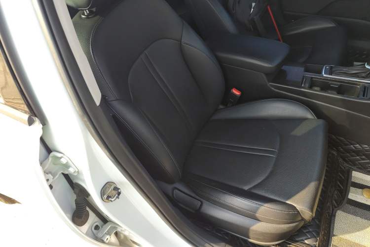 Used Kia K5 2016 1.6T Automatic LUX Right Front Seat