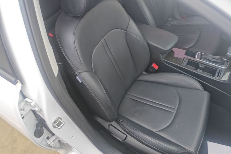 Used Kia K5 2016 2.0L Automatic GLS Right Front Seat