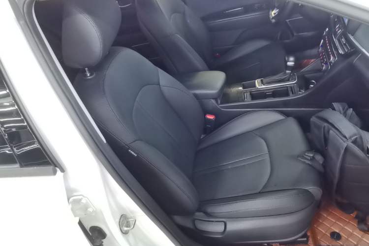 Used Kia K5 2016 1.6T Automatic LUX Right Front Seat