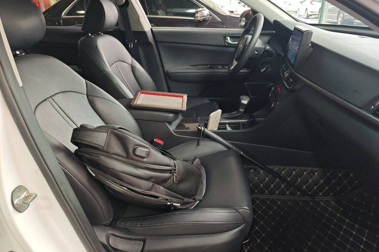 Used Kia K5 2016 2.0L Automatic GLS Right Front Seat