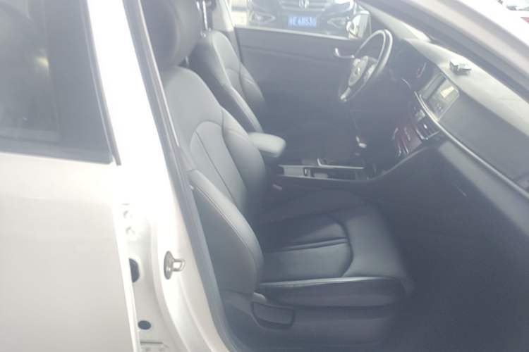 Used Kia K5 2016 2.0L Automatic LUX Right Front Seat