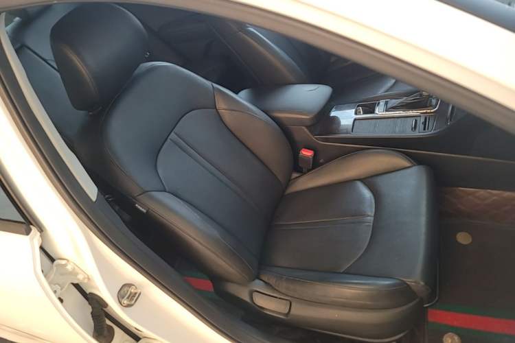 Used Kia K5 2016 1.6T Automatic LUX Right Front Seat