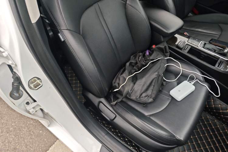 Used Kia K5 2016 2.0L Automatic LUX Right Front Seat