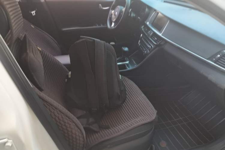 Used Kia K5 2016 1.6T Automatic LUX Right Front Seat