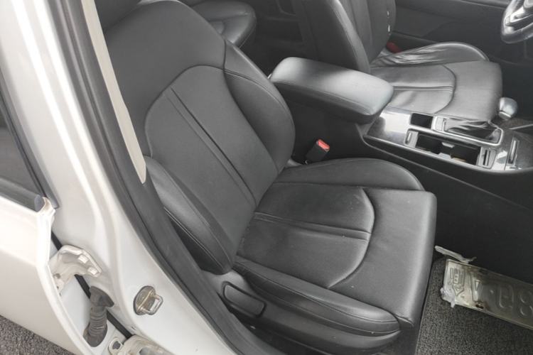 Used Kia K5 2016 1.6T Automatic LUX Right Front Seat
