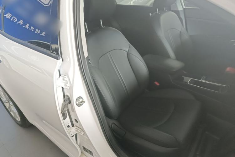 Used Kia K5 2016 1.6T Automatic LUX Right Front Seat