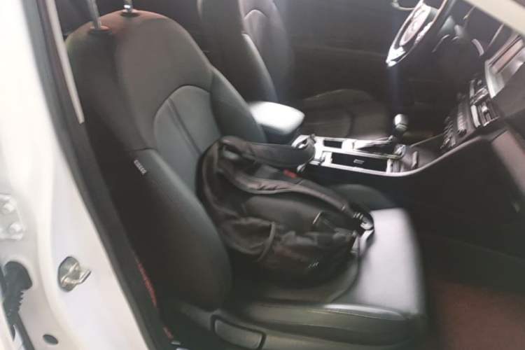 Used Kia K5 2016 1.6T Automatic LUX Right Front Seat