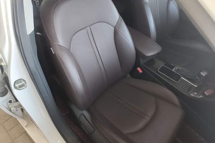 Used Kia K5 2016 1.6T Automatic LUX Right Front Seat